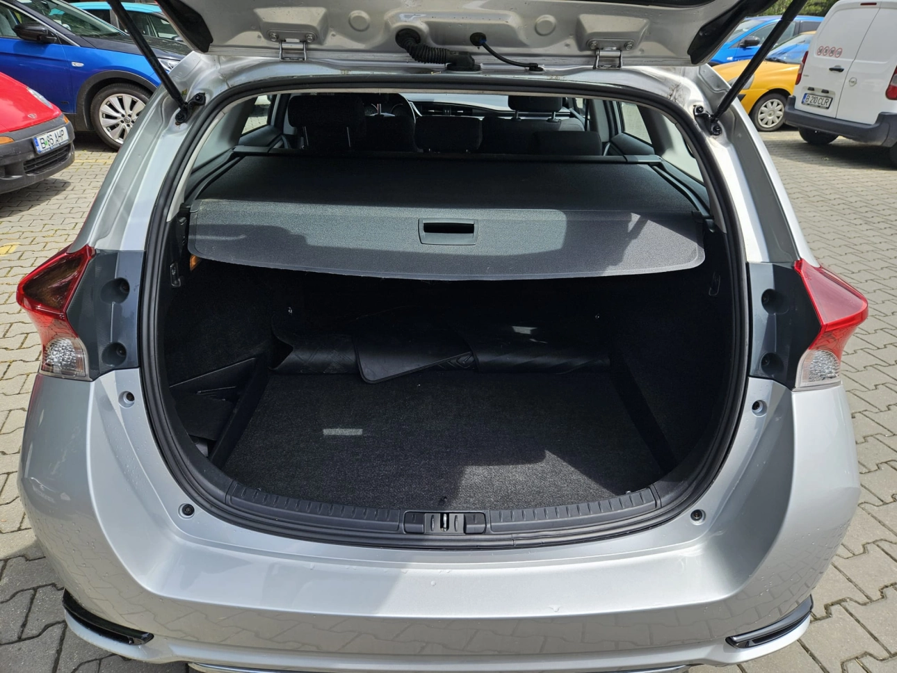 TOYOTA AURIS 1.8 HYBRID LUNA HSD CVT AUTO 136CP 2018