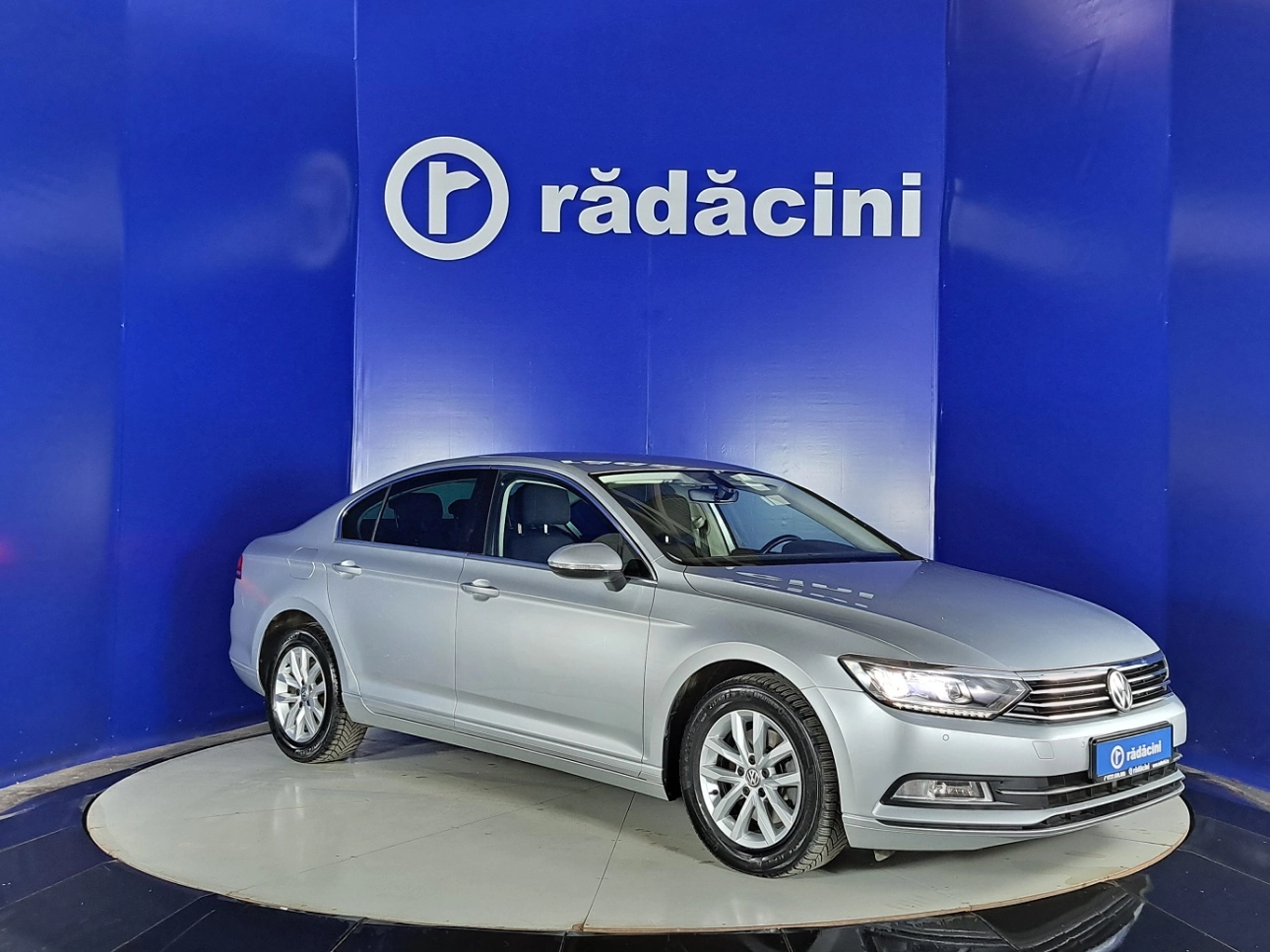 VOLKSWAGEN PASSAT Sedan 2019