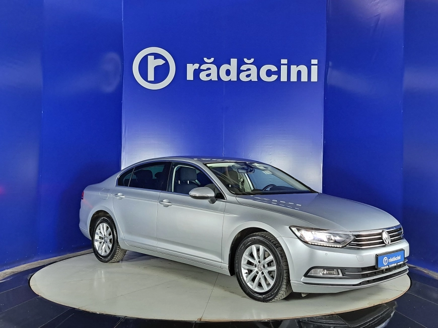 VOLKSWAGEN PASSAT Sedan 2019