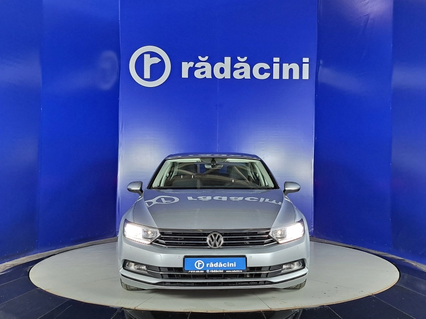 VOLKSWAGEN PASSAT Sedan 2019
