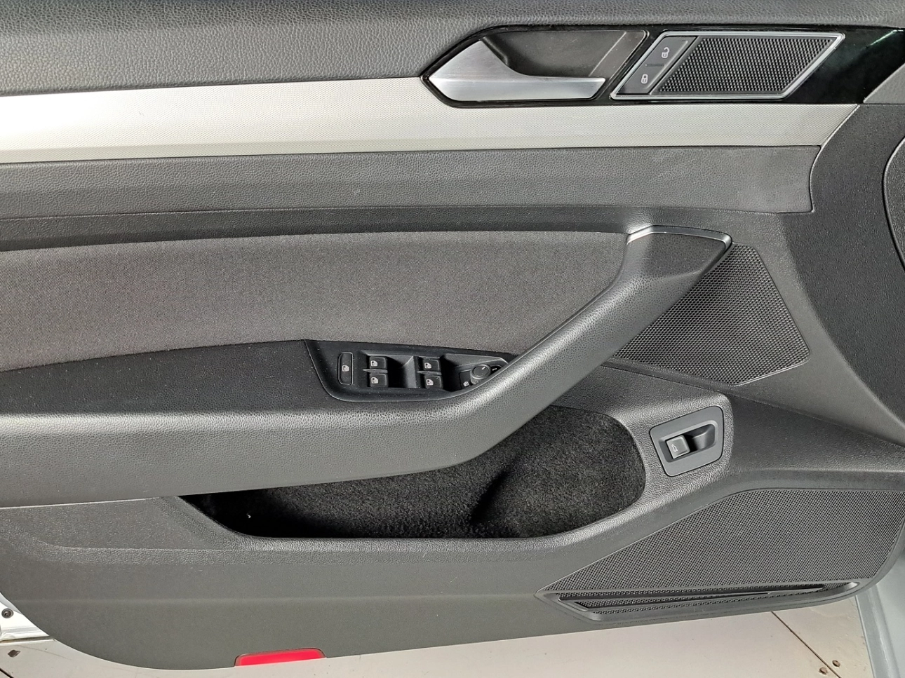 VOLKSWAGEN PASSAT Sedan 2019