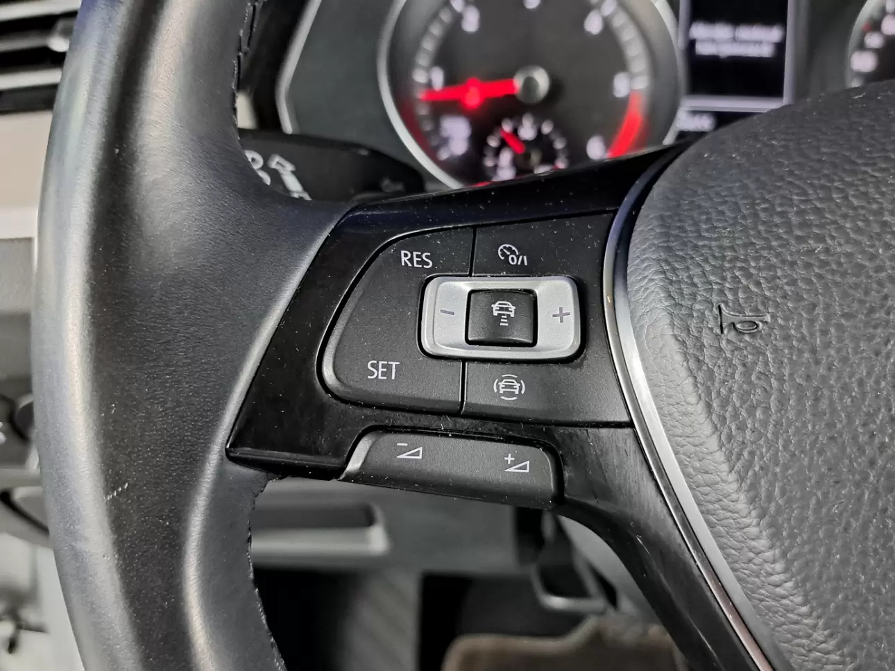 VOLKSWAGEN PASSAT Sedan 2019