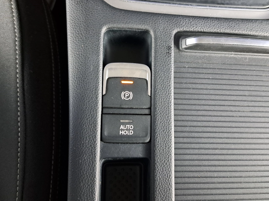 VOLKSWAGEN PASSAT Sedan 2019