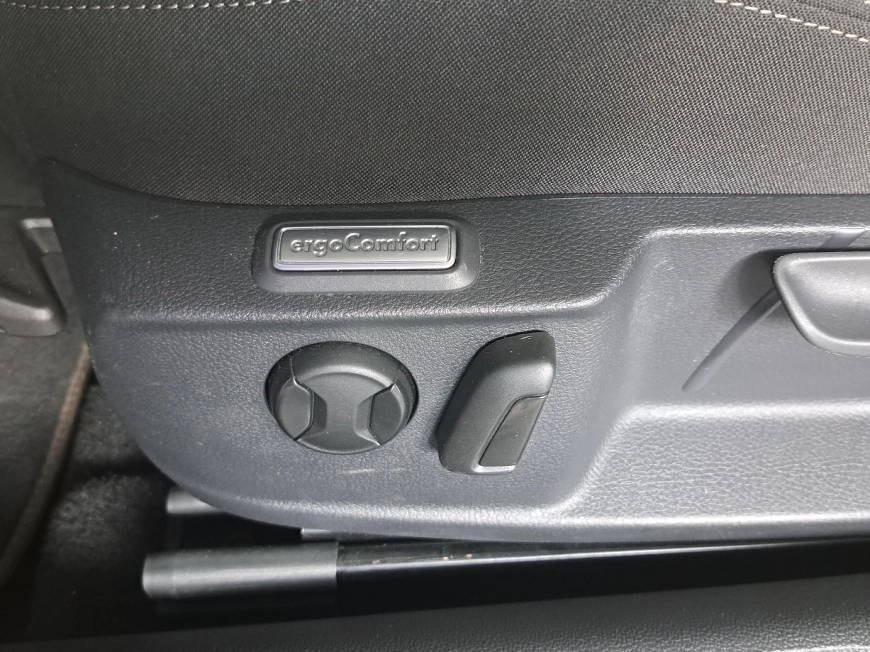 VOLKSWAGEN PASSAT Sedan 2019