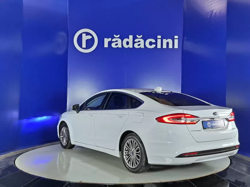 FORD MONDEO Sedan 2022