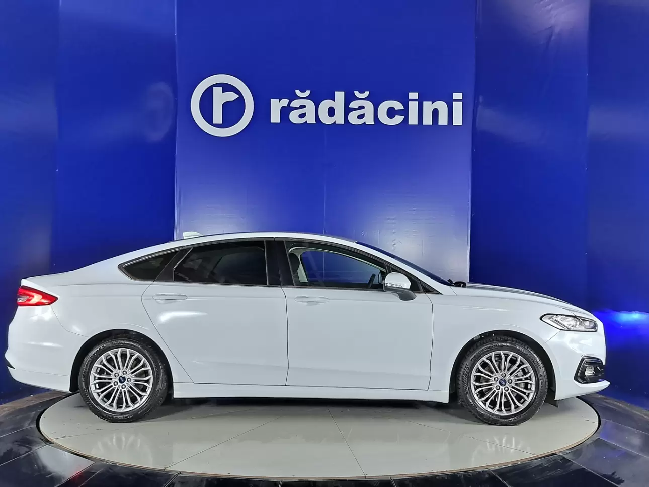 FORD MONDEO Sedan 2022