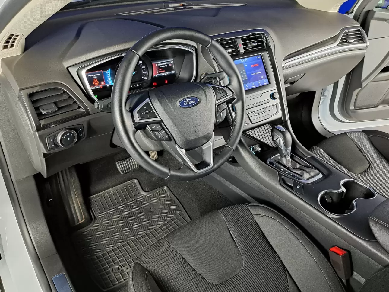 FORD MONDEO Sedan 2022