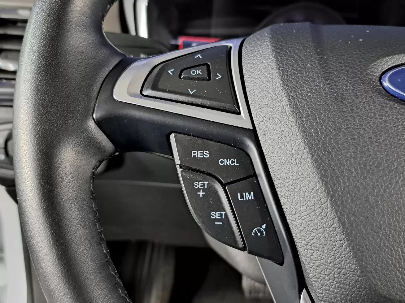 FORD MONDEO Sedan 2022