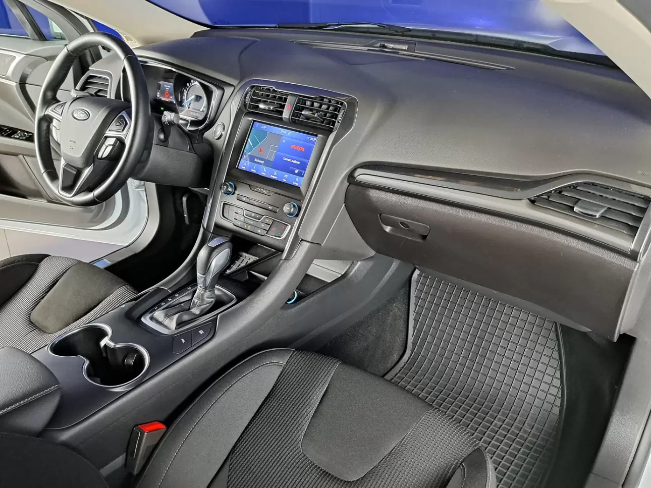 FORD MONDEO Sedan 2022