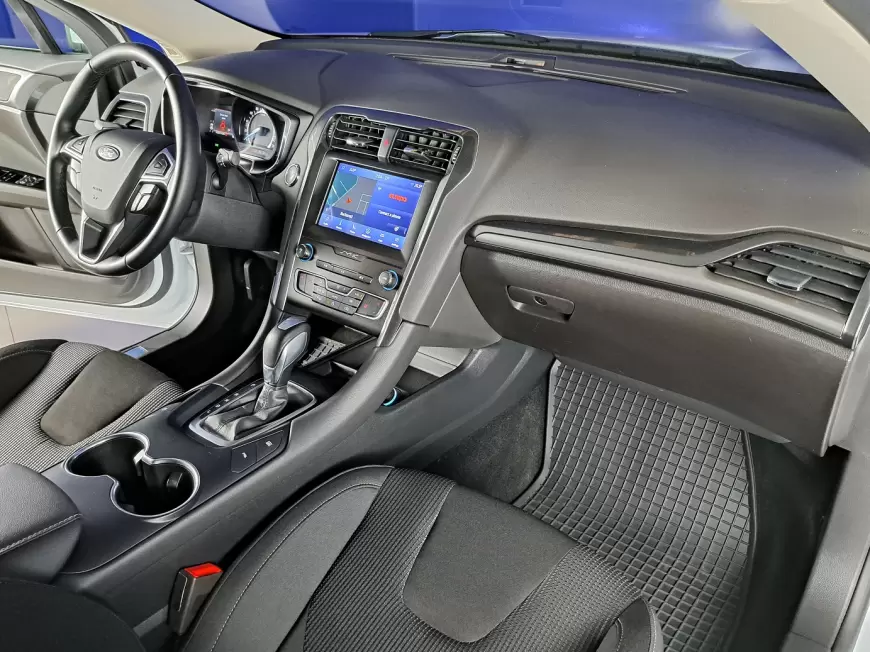 FORD MONDEO Sedan 2022