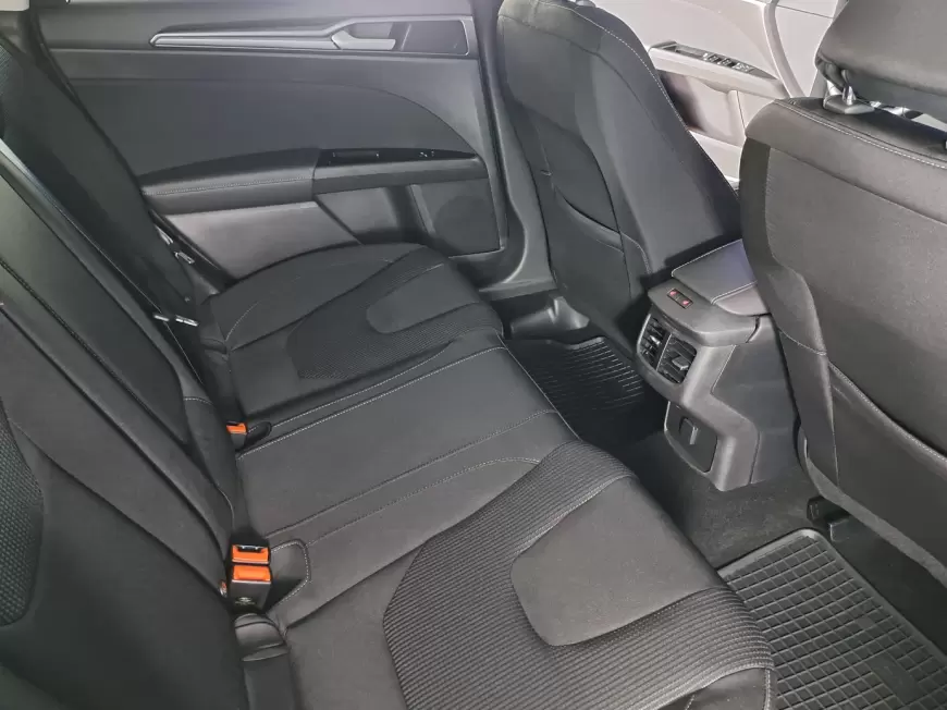 FORD MONDEO Sedan 2022