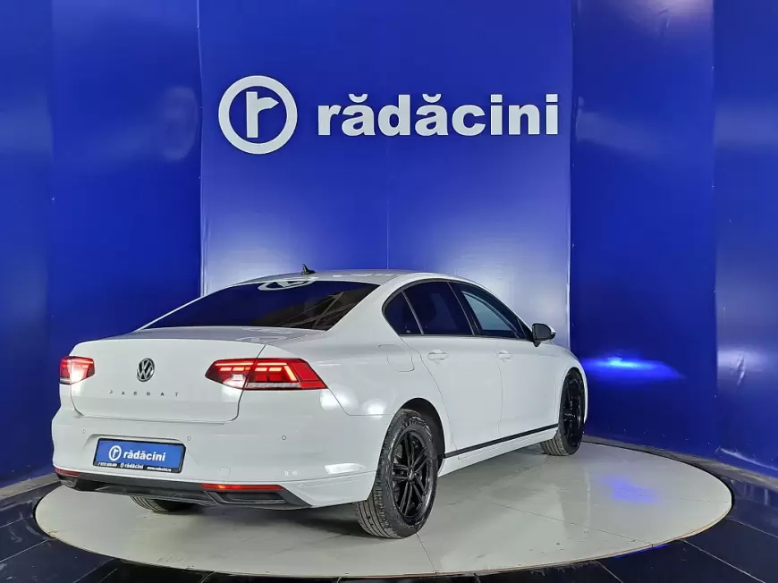 VOLKSWAGEN PASSAT Sedan 2020