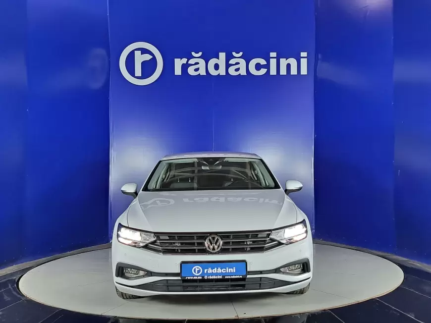 VOLKSWAGEN PASSAT Sedan 2020