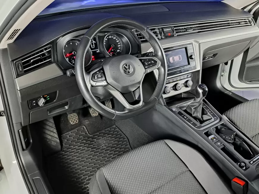 VOLKSWAGEN PASSAT Sedan 2020