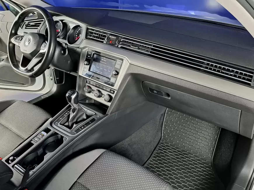 VOLKSWAGEN PASSAT Sedan 2020