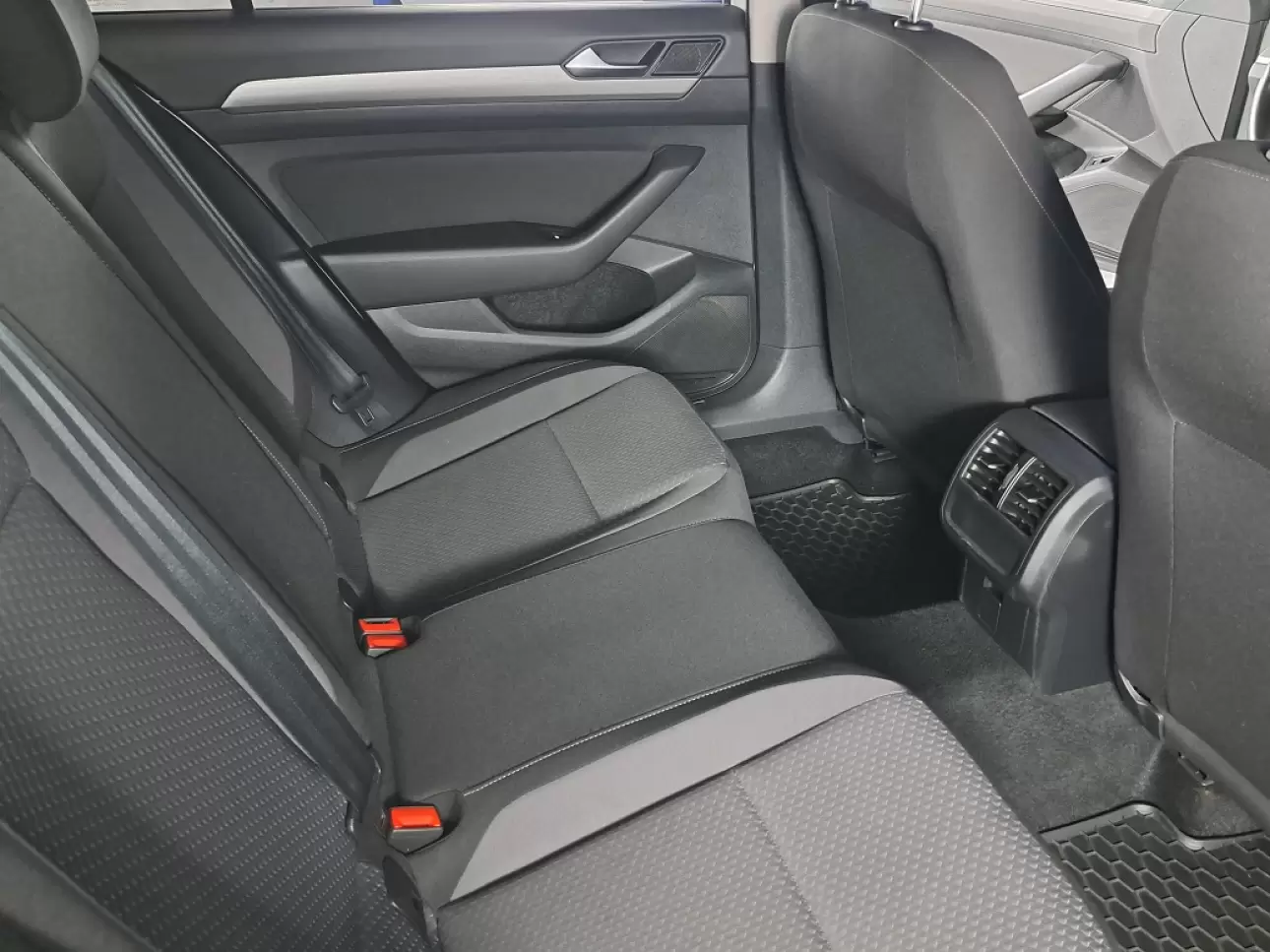 VOLKSWAGEN PASSAT Sedan 2020