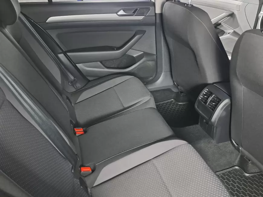 VOLKSWAGEN PASSAT Sedan 2020