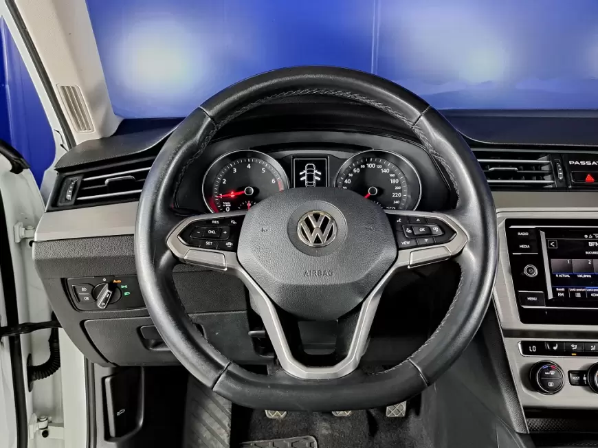 VOLKSWAGEN PASSAT Sedan 2020