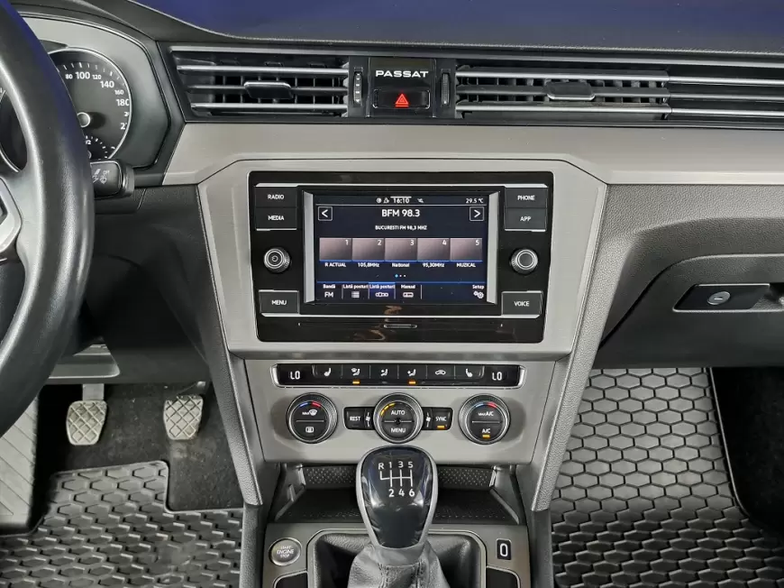 VOLKSWAGEN PASSAT Sedan 2020