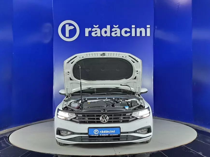 VOLKSWAGEN PASSAT Sedan 2020