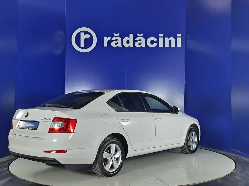 SKODA OCTAVIA Sedan 2015