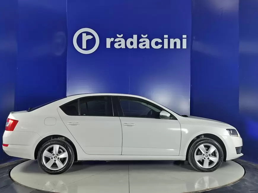 SKODA OCTAVIA Sedan 2015