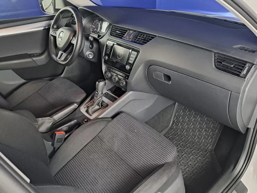 SKODA OCTAVIA Sedan 2015