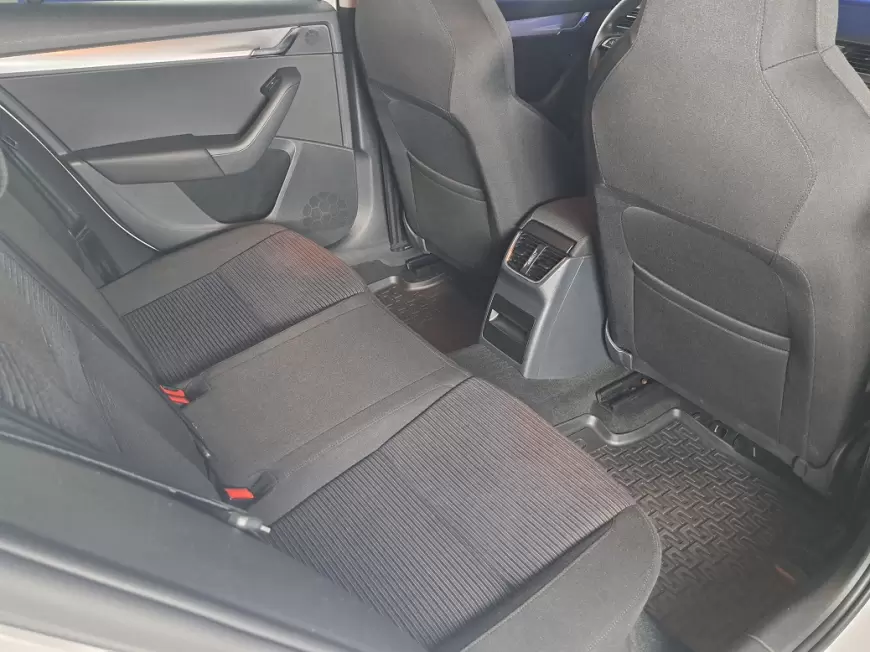 SKODA OCTAVIA Sedan 2015