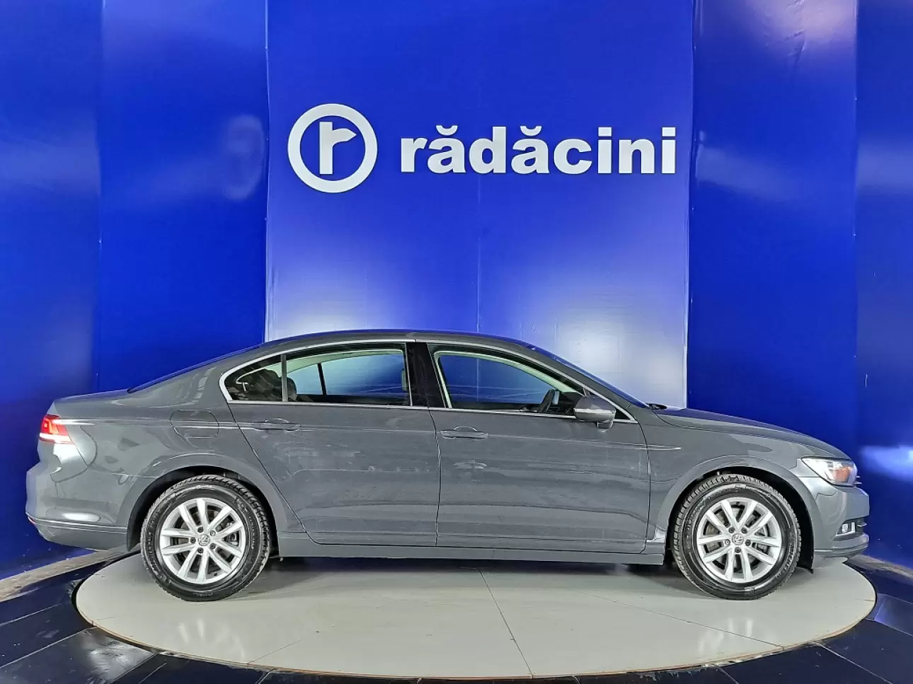 VOLKSWAGEN PASSAT Sedan 2019