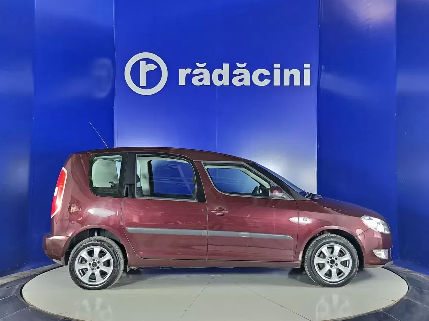 SKODA ROOMSTER Hatchback 2010