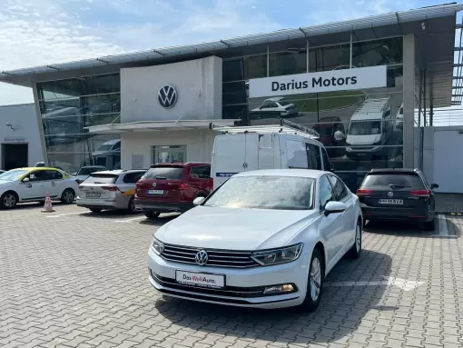Volkswagen-PASSAT-Sedan-2019--Manuala