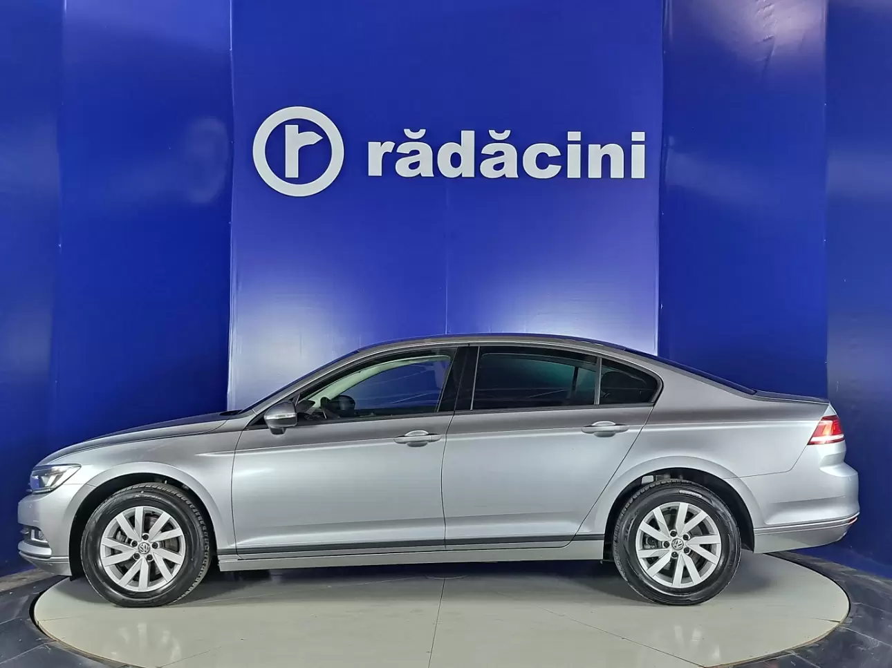 VOLKSWAGEN PASSAT Sedan 2019