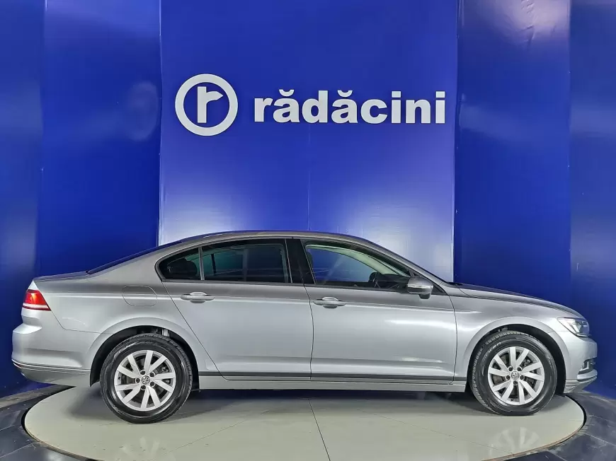 VOLKSWAGEN PASSAT Sedan 2019