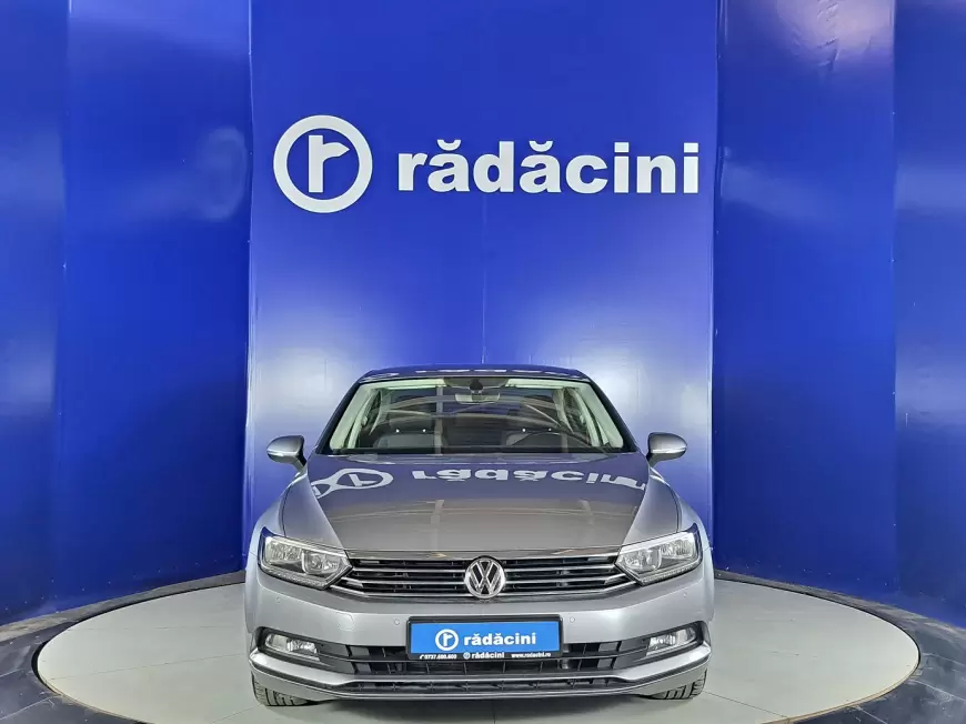 VOLKSWAGEN PASSAT Sedan 2019