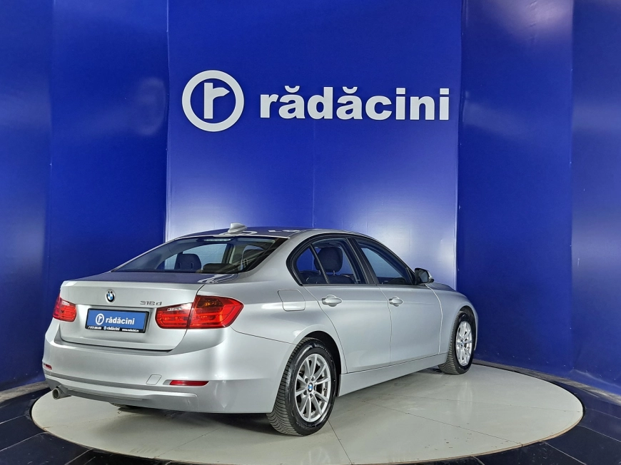 BMW 318D Sedan 2015