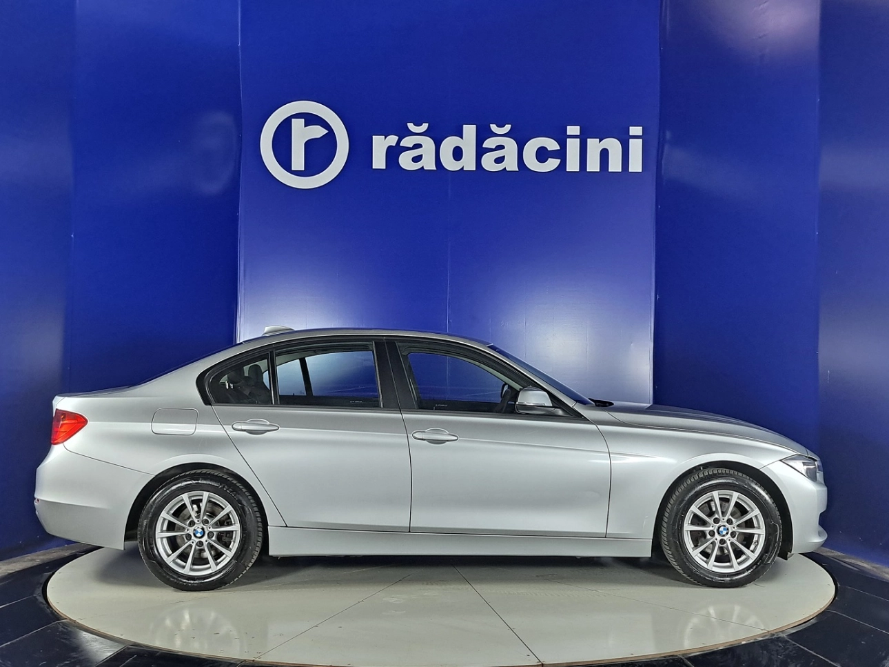 BMW 318D Sedan 2015