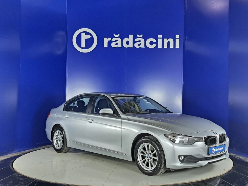 BMW 318D Sedan 2015
