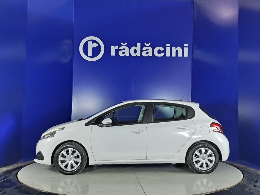 PEUGEOT 208 Hatchback 2018