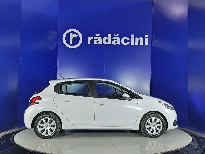 PEUGEOT 208 Hatchback 2018