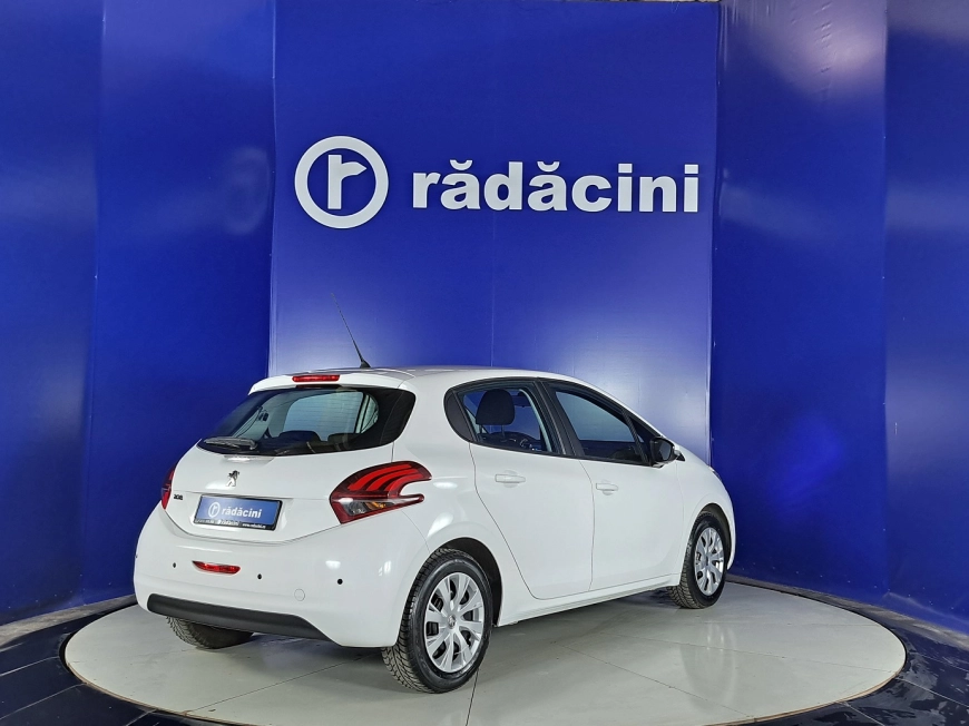 PEUGEOT 208 Hatchback 2018