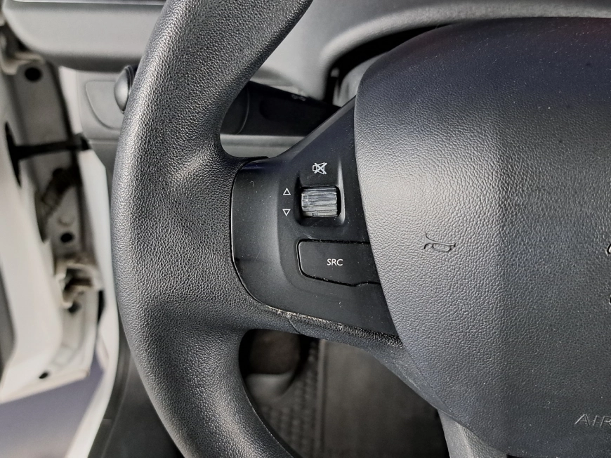 PEUGEOT 208 Hatchback 2018