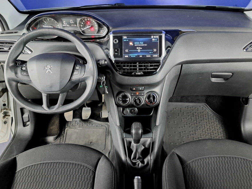 PEUGEOT 208 Hatchback 2018