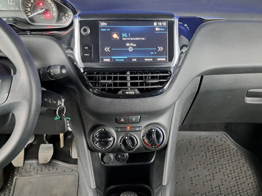 PEUGEOT 208 Hatchback 2018