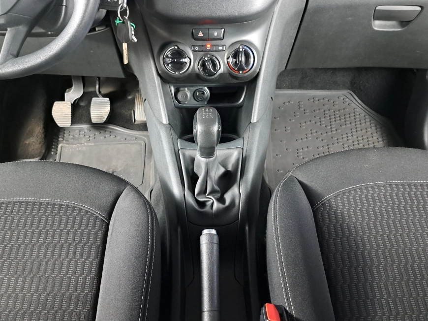 PEUGEOT 208 Hatchback 2018