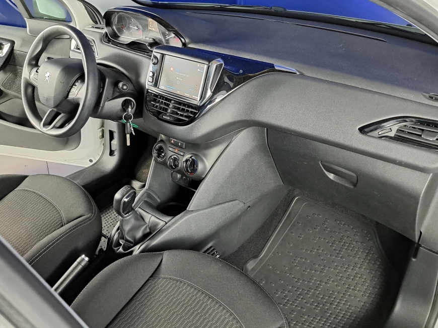 PEUGEOT 208 Hatchback 2018