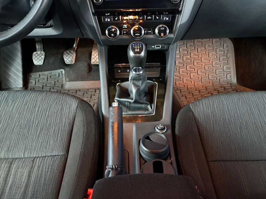 SKODA OCTAVIA Sedan 2019