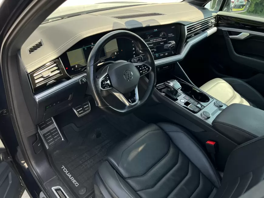 Volkswagen Touareg SUV 2022