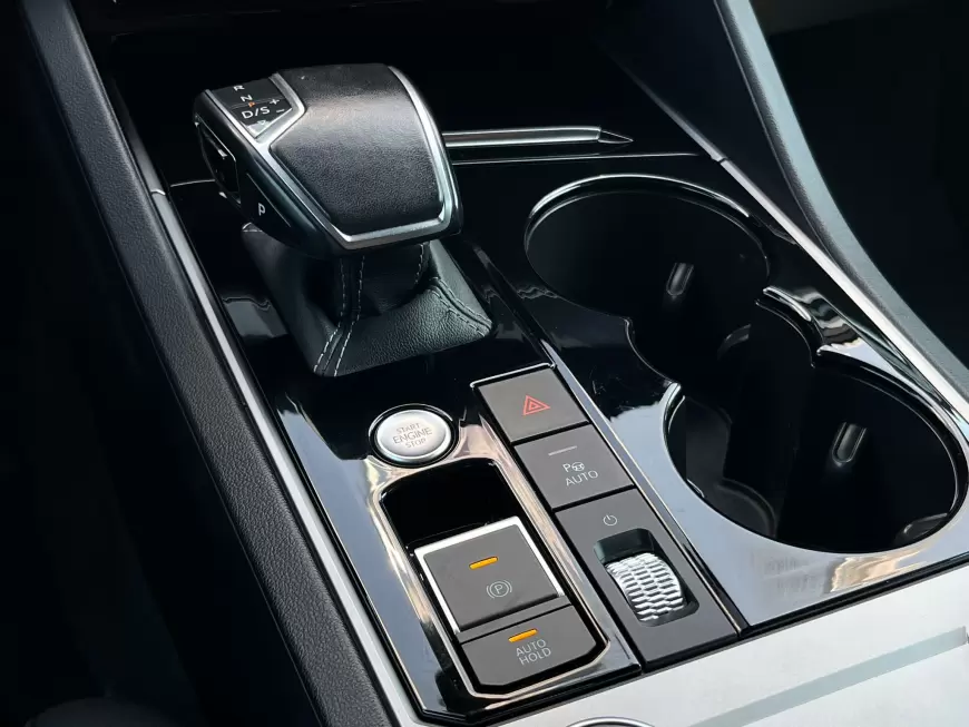 Volkswagen Touareg SUV 2022
