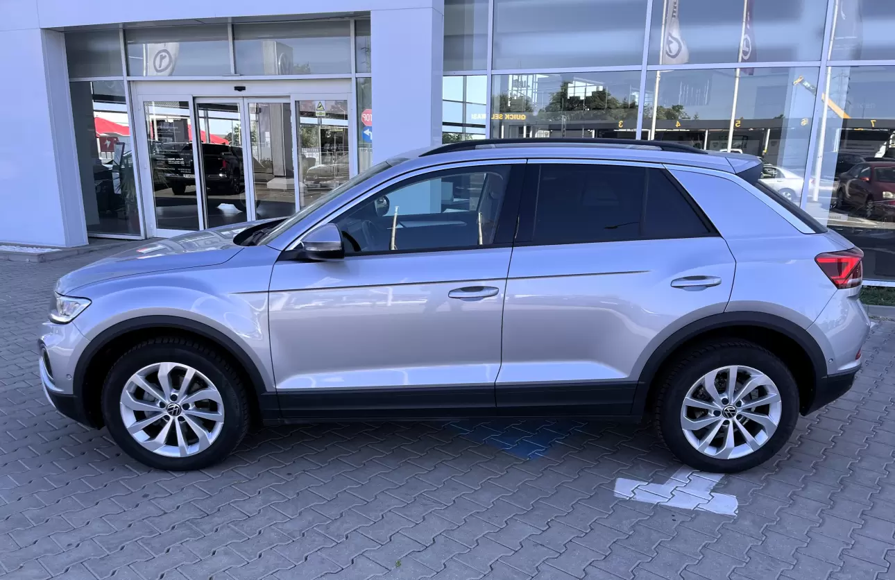 Volkswagen T-Roc SUV 2023