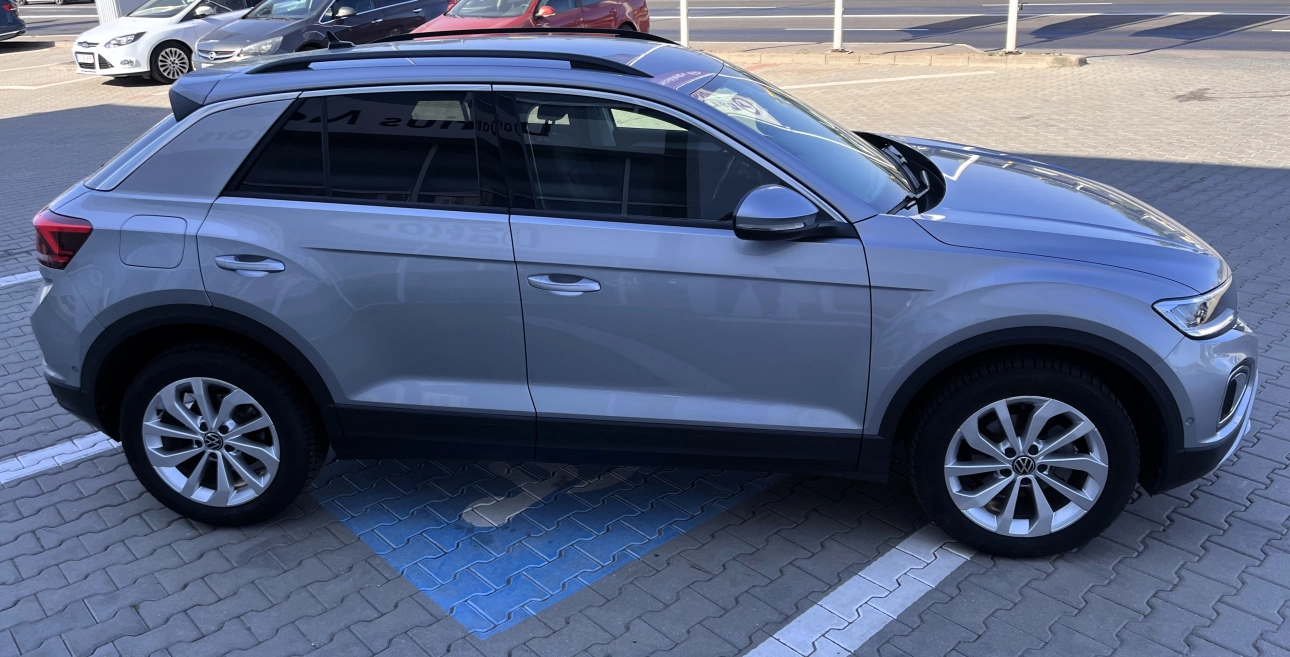 Volkswagen T-Roc SUV 2023